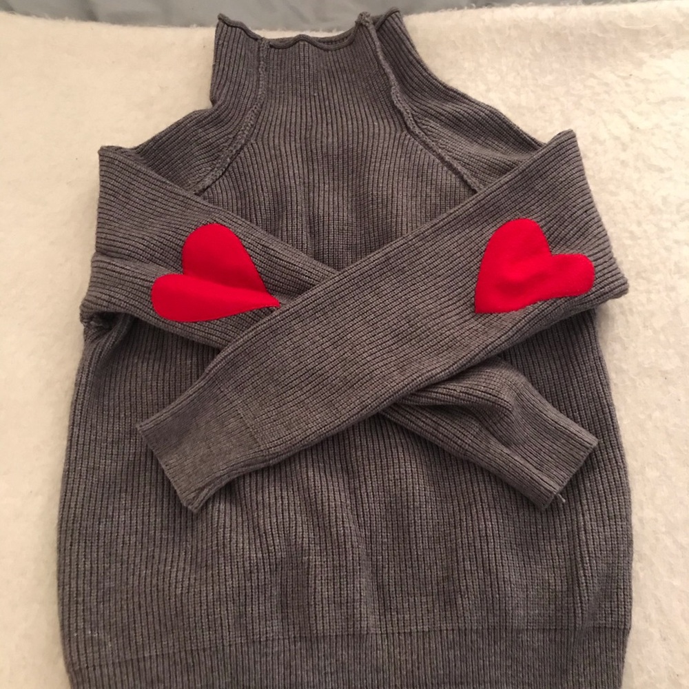 Elbow heart patch sweater